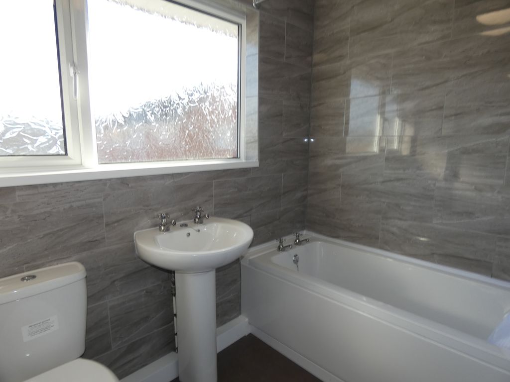 Family Bathroom- click for photo gallery
